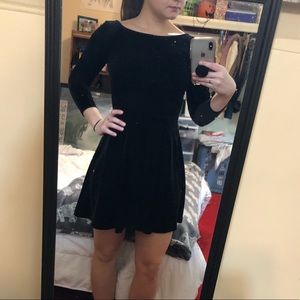 Black velvet dress!